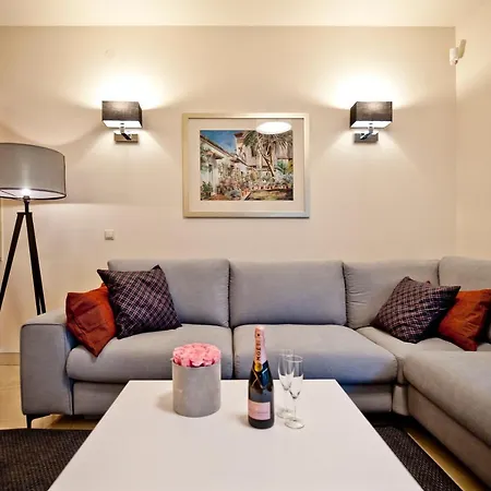 Tamara Blueapart Jurata