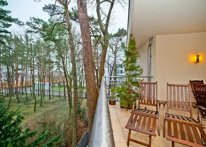 Tamara Blueapart Jurata