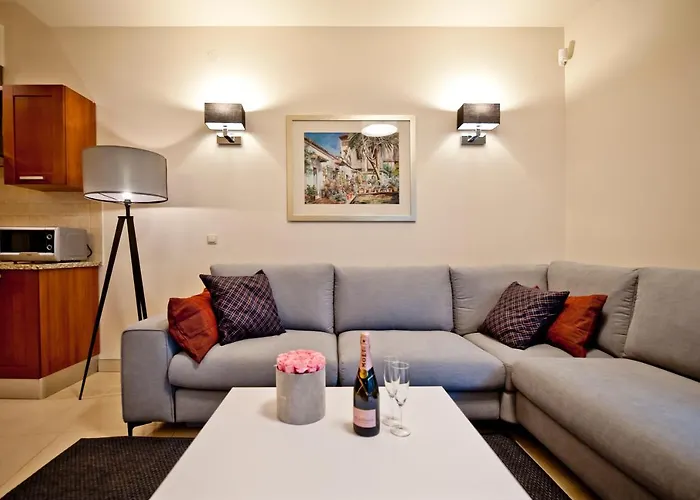 Tamara Blueapart Jurata